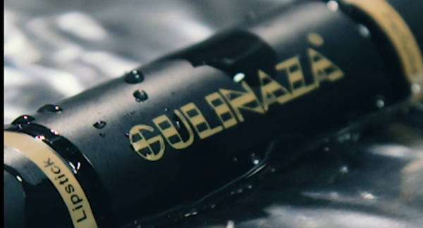 美妆口红产品创意广告