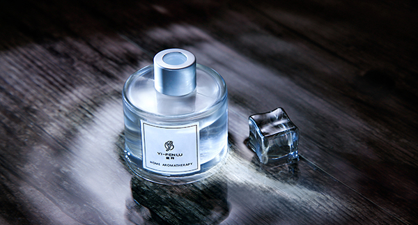 宜芬香薰品牌设计