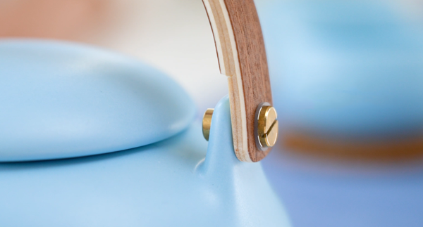 哲品白色休闲下午茶广告